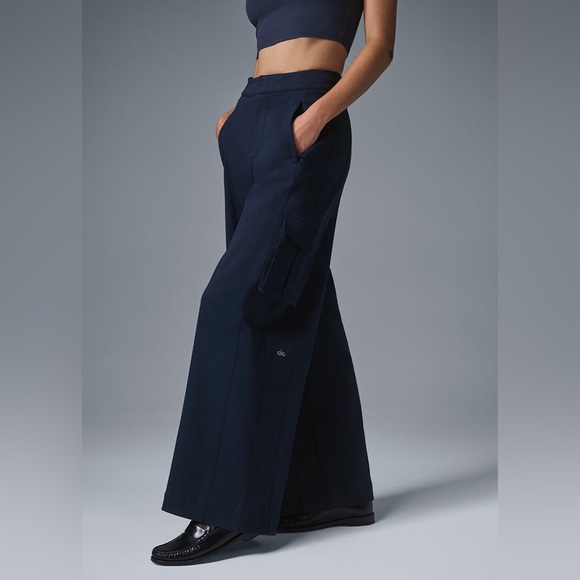 ALO YOGA Navy Wide-Leg Cargo Show Off Trouser Pants - Picture 2 of 8